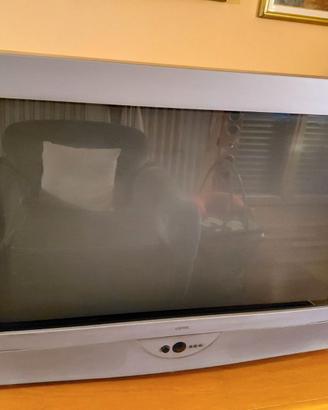 TELEVISORE TUBO CAT.  LOEWE AVENTOS 32'