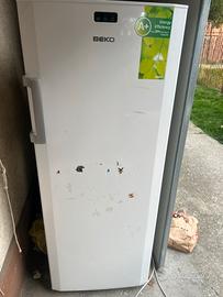 Congelatore verticale Beko