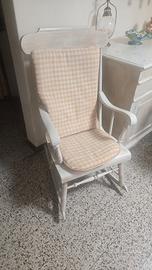 Dondolo in legno