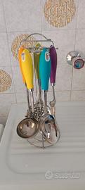 Set mestoli AMC manico colorato