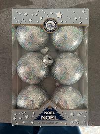 Palline di Natale argentate e brillantinate