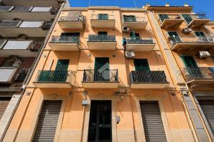 2 LOCALI A BARI