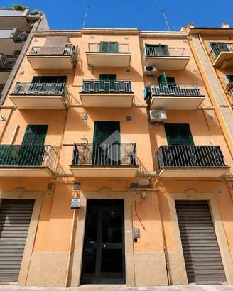 2 LOCALI A BARI
