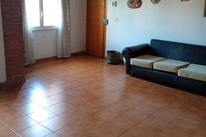 Pedara a 2 km dal paese 5 vani più cucina e bagno