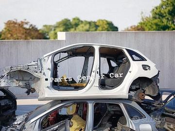 Scocca per taglio lamierati Mercedes B200 (2021)