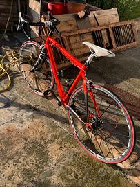 Bici da corsa in carbonio