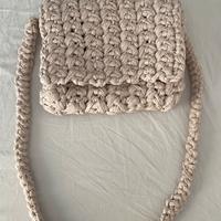 borsa artigianale all’uncinetto