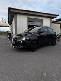 Lancia Ypsilon 1.0 FireFly 5 porte S&S Hybrid Ecoc