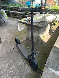 Monopattino xiaomi 4:da riparare/pezzi di ricambio