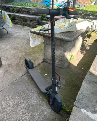 Monopattino xiaomi 4:da riparare/pezzi di ricambio