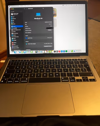 MacBook Air M1 13 8GB / 256 GB