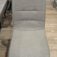 Sedie grigio imbottite