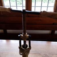 attrezzo per fare i bigoli o pasta "bigolaro"