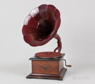 Grammofono a tromba rosso in legno