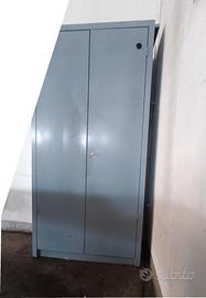 Armadietto in ferro 950x610x2000 (h) mm