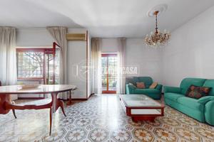 Mostacciano - Attico immerso nel verde con box aut