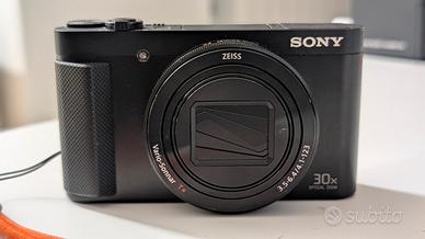 Fotocamera Sony DSC-HX90V con accessori