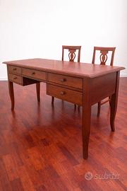Scrivania elegante in legno massello e sedie