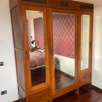 Armadio antico in legno