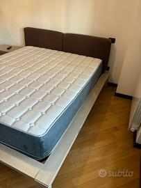 Letto matrimoniale e materasso
