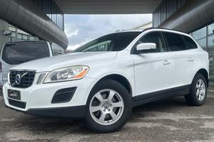 VOLVO XC60 D3 AWD Geartronic Momentum