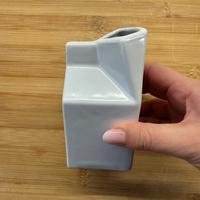 Bricco del latte in ceramica