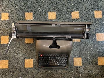 Macchina da scrivere Lexikon 80 Olivetti