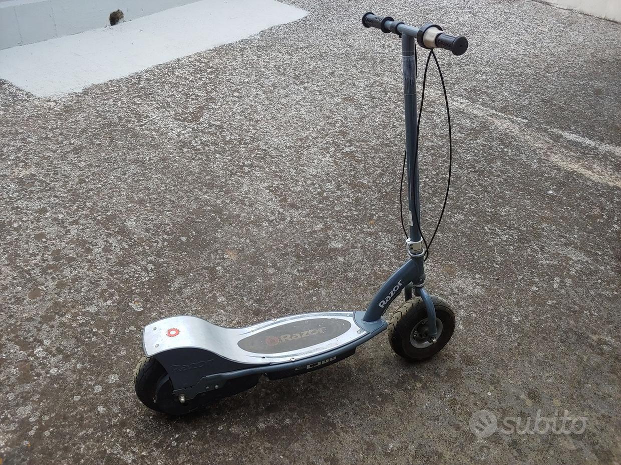 Monopattino elettrico razor Sports e attrezzatura sportiva usata