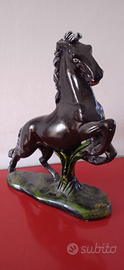 Statuetta soprammobile di cavallo rampante