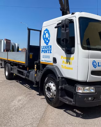 Renault Trucks premium 320 con disco e gru amco ve