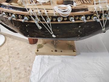 Nave fatta a mano antica