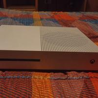 XBOX ONE S     1000 Gb