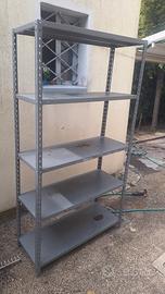 scaffale in ferro