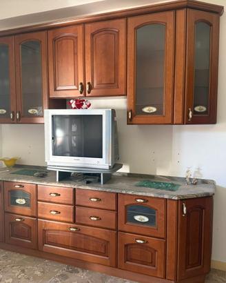 Cucina in legno ciliegio