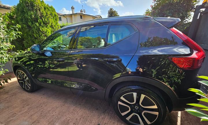 VOLVO  xc40 nera