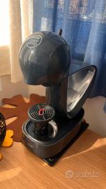 Macchina per caffè Nescafé Dolce Gusto.