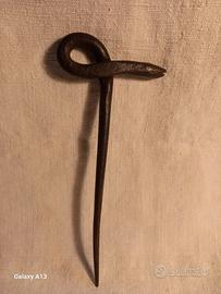 Antico spannocchiatore, in ferro battuto.