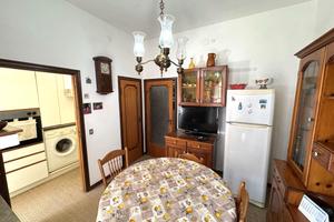 Casa con corte e box