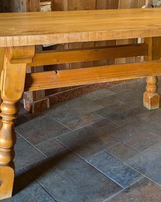 3 tavoli in legno massiccio