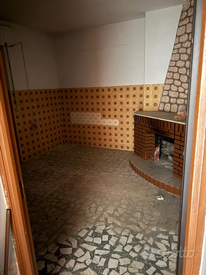 Casa situata a mesoraca. Appartamento 2 piano - Vista 4