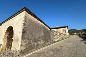 Villa di 250 m² con 5 locali a Montecchia di Crosa
