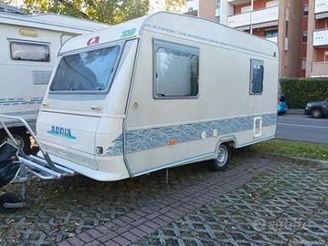 Roulotte Adria 390 db