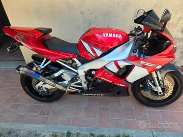 Yamaha YZF-R1 2001 finanziabile