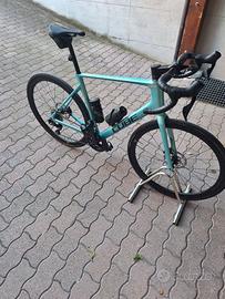 Bici  Cube Attain  Giugno 2024 cambio elettronico