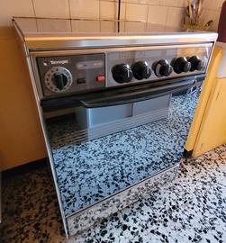 Cucina a gas Tecnogas 4 fuochi con forno usata