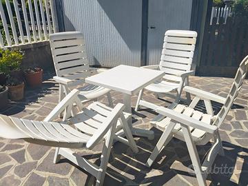 tavolo 60x60 con 4 sedie 