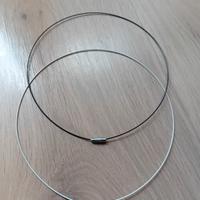 Set 2 collane rigide girocollo nuove