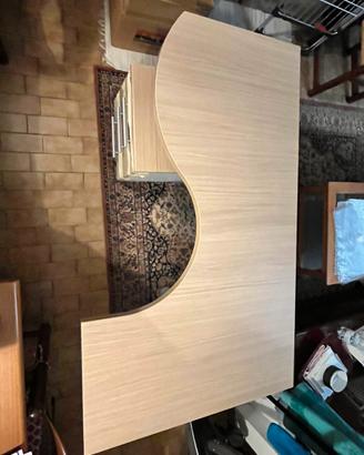 Scrivania in legno