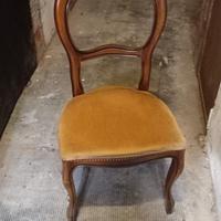 Sedie  4 pz.in noce a 20 € CAD.