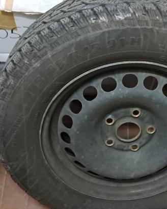 gomme invernali 195 65 15 con cerchi